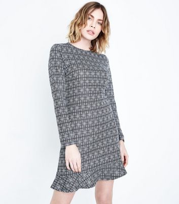 Robe tunique en jersey à carreaux noirs et volants sur le bas ZbxmEiVV Robe tunique en jersey à carreaux noirs et volants sur le bas ZbxmEiVV